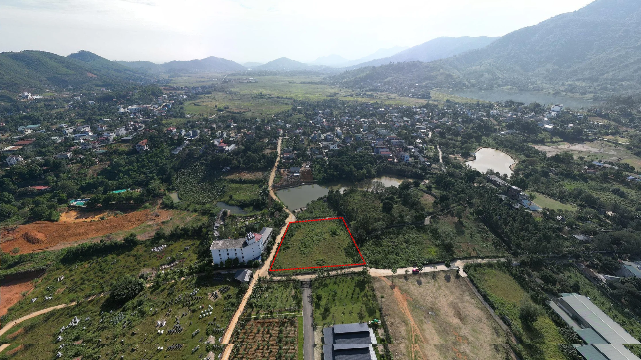 Bán lô đất 1800m2/200tc giá 11tr/m2 tại Cố Đụng Yên Xuân Hà Nội.