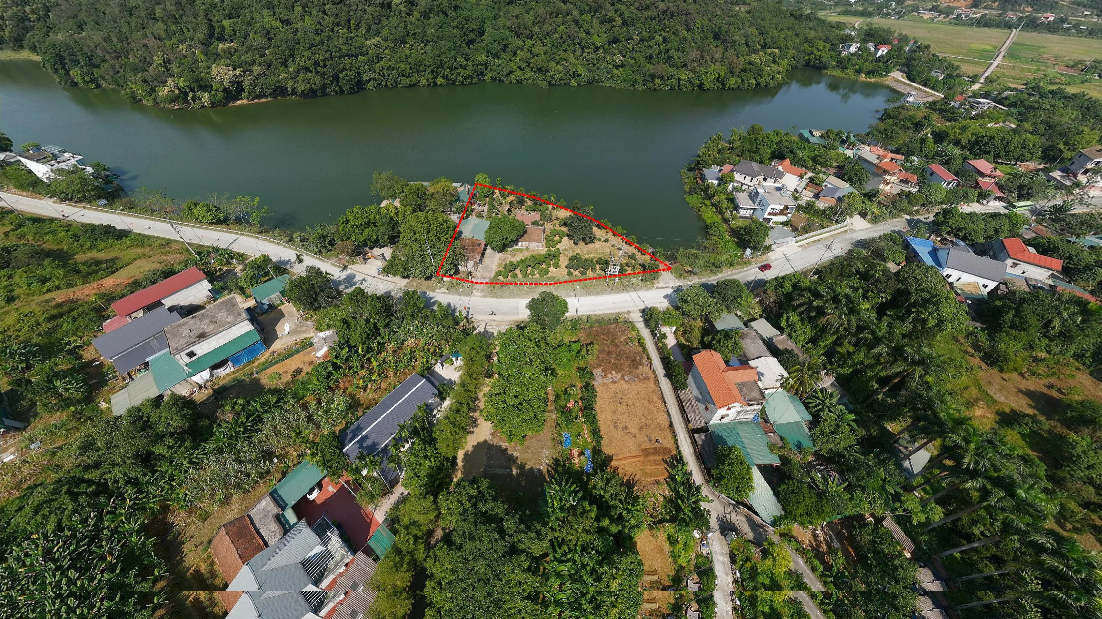 bán lô đất 1900m2/400tc giá tại Yên Xuân Hà Nội