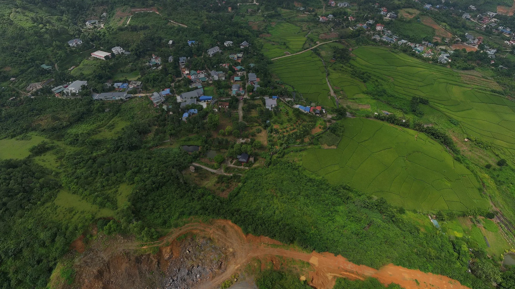 Bán lô đất 7000m tại Yên Xuân ( Tiến Xuân cũ) Hà Nội giá 3x tỉ