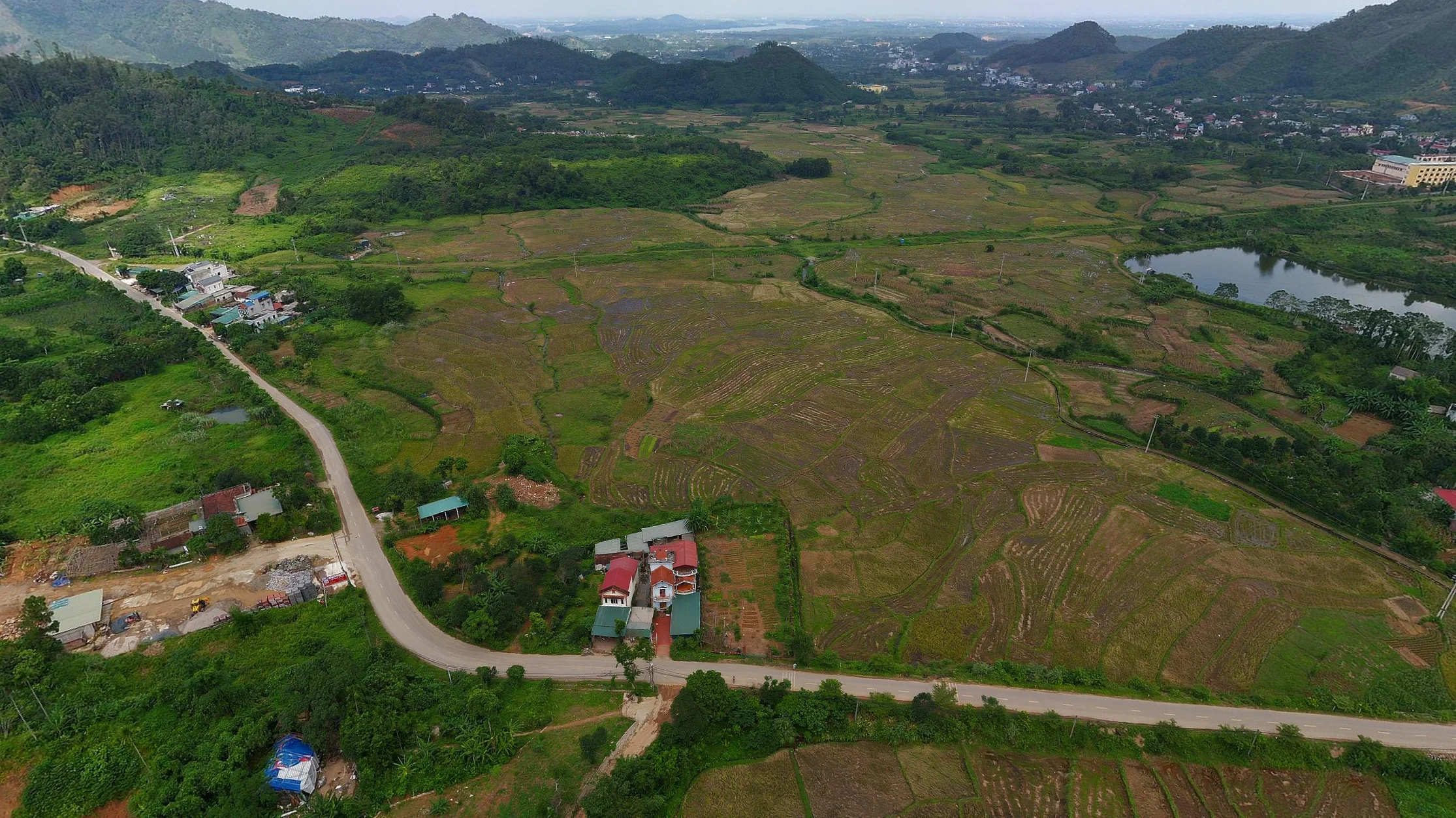 bán lô đất 904m2 tại Yên Xuân Hà nội