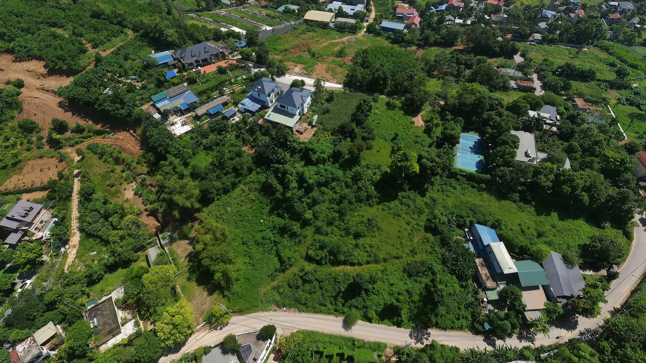 Bán lô đất 7000m tại Trán Voi Phú Cát Hà Nội giá 10tr/m2