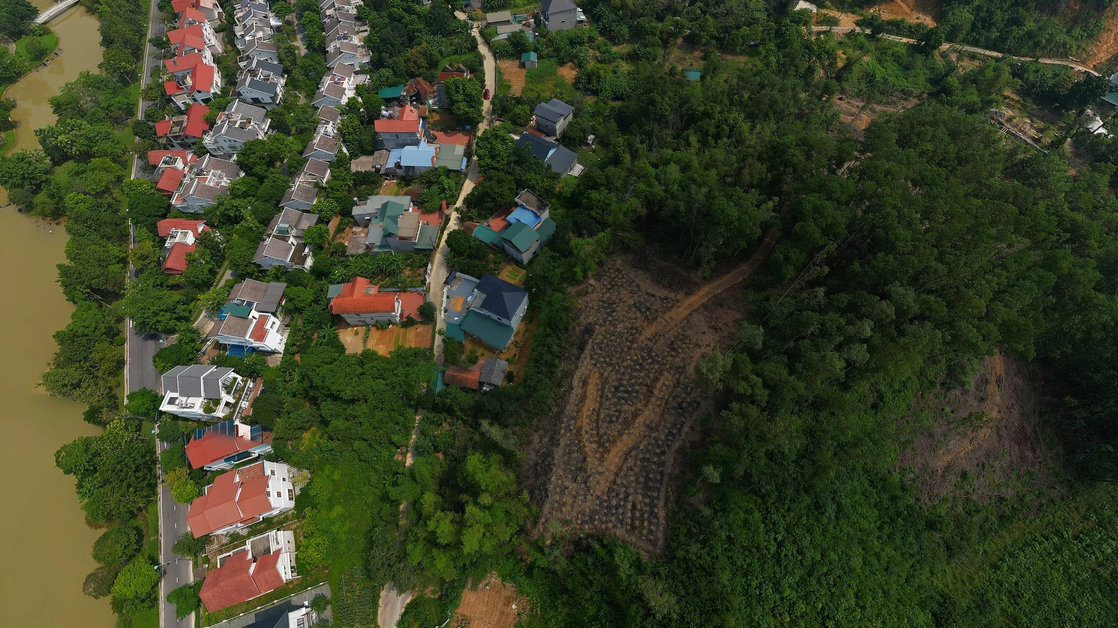 Bán lô đất 782m2 giá 24tr/m2 tại Nhòn Yên Xuân Hà Nội