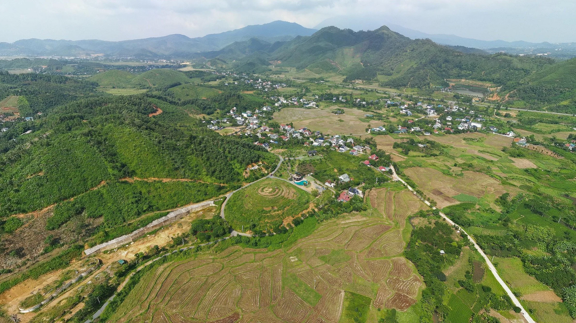 Bán lô đất 27700m2 tại Yên Bình Yên Xuân Hà Nội giá 120 tỉ