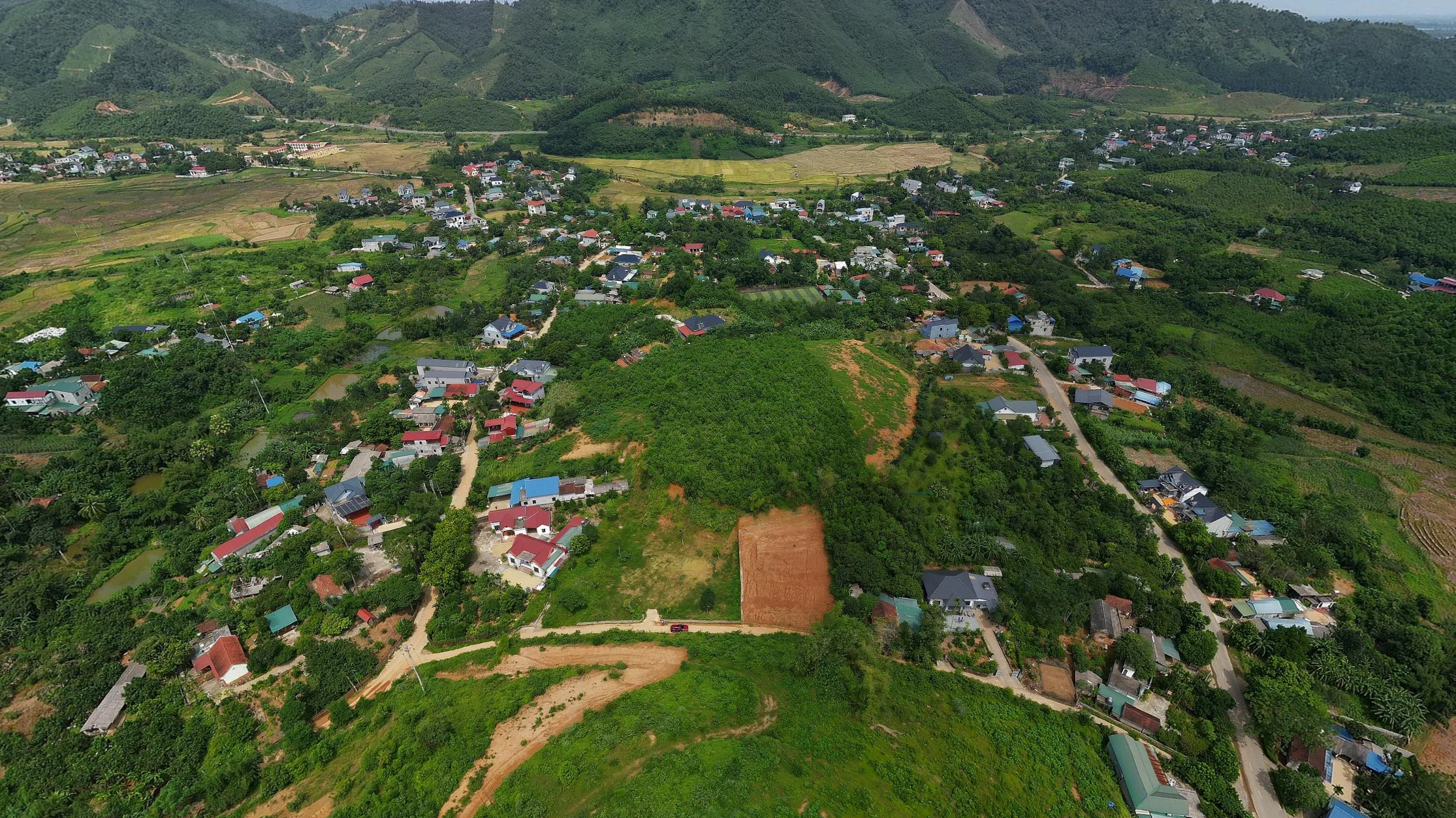 Bán lô đất hơn 1000m tại Yên Trung Yên Xuân Hà Nội giá 6,5trieu/m2
