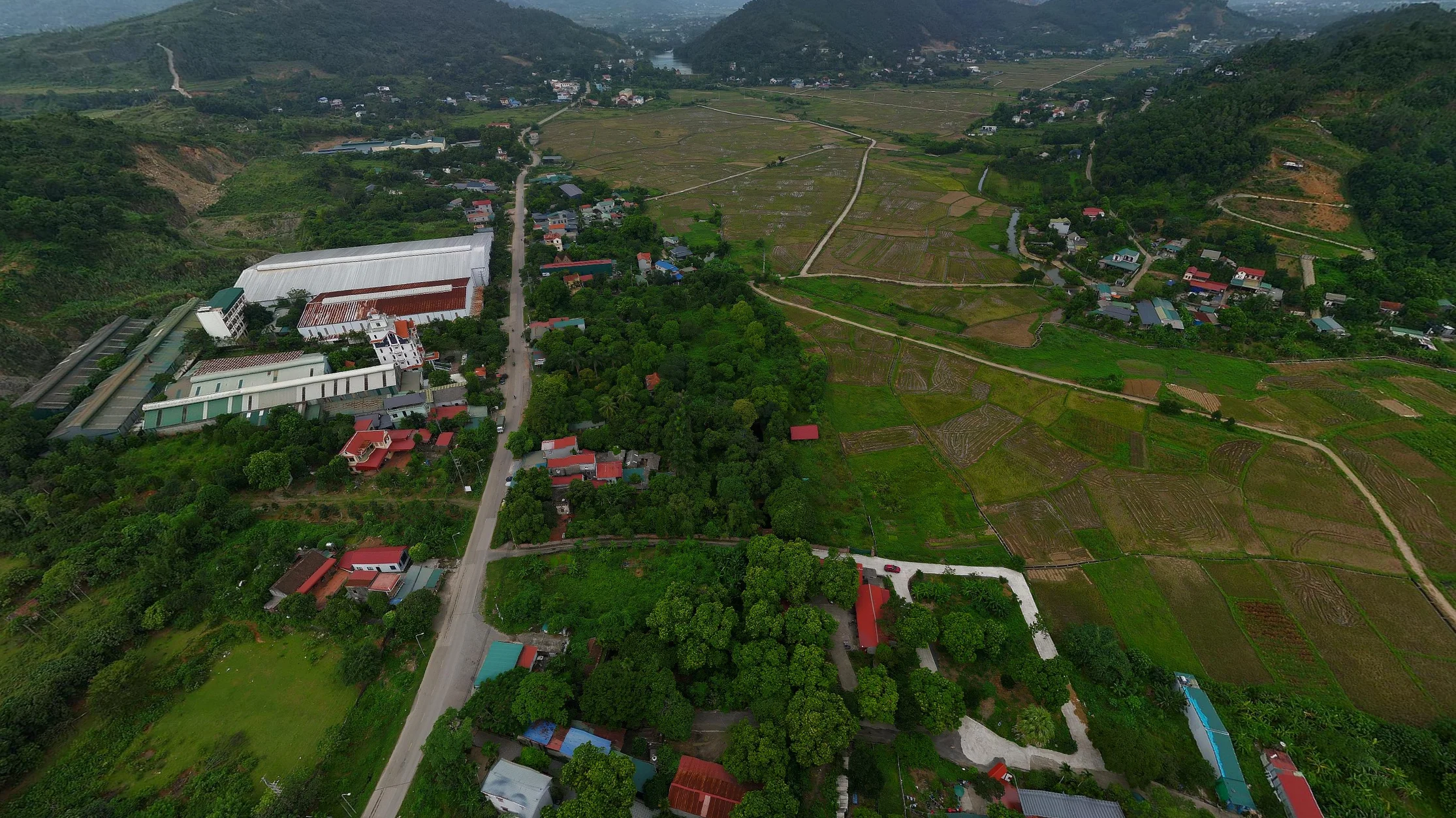 Bán lô đất 1604m2 tại Lập Thành Yên Xuân Hà Nội