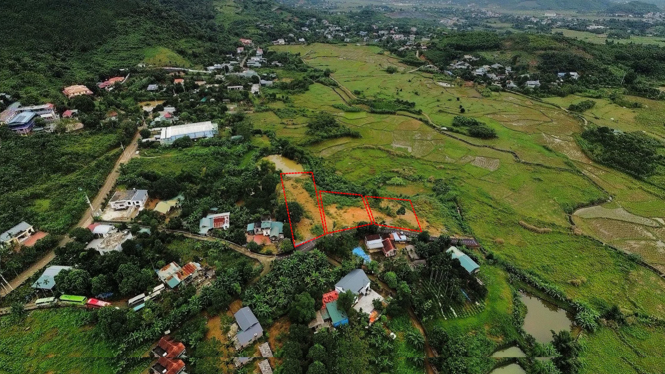 Bán 3 lô đất 2000m2 1400m2 tại đồng bèn yên xuân hà nội.