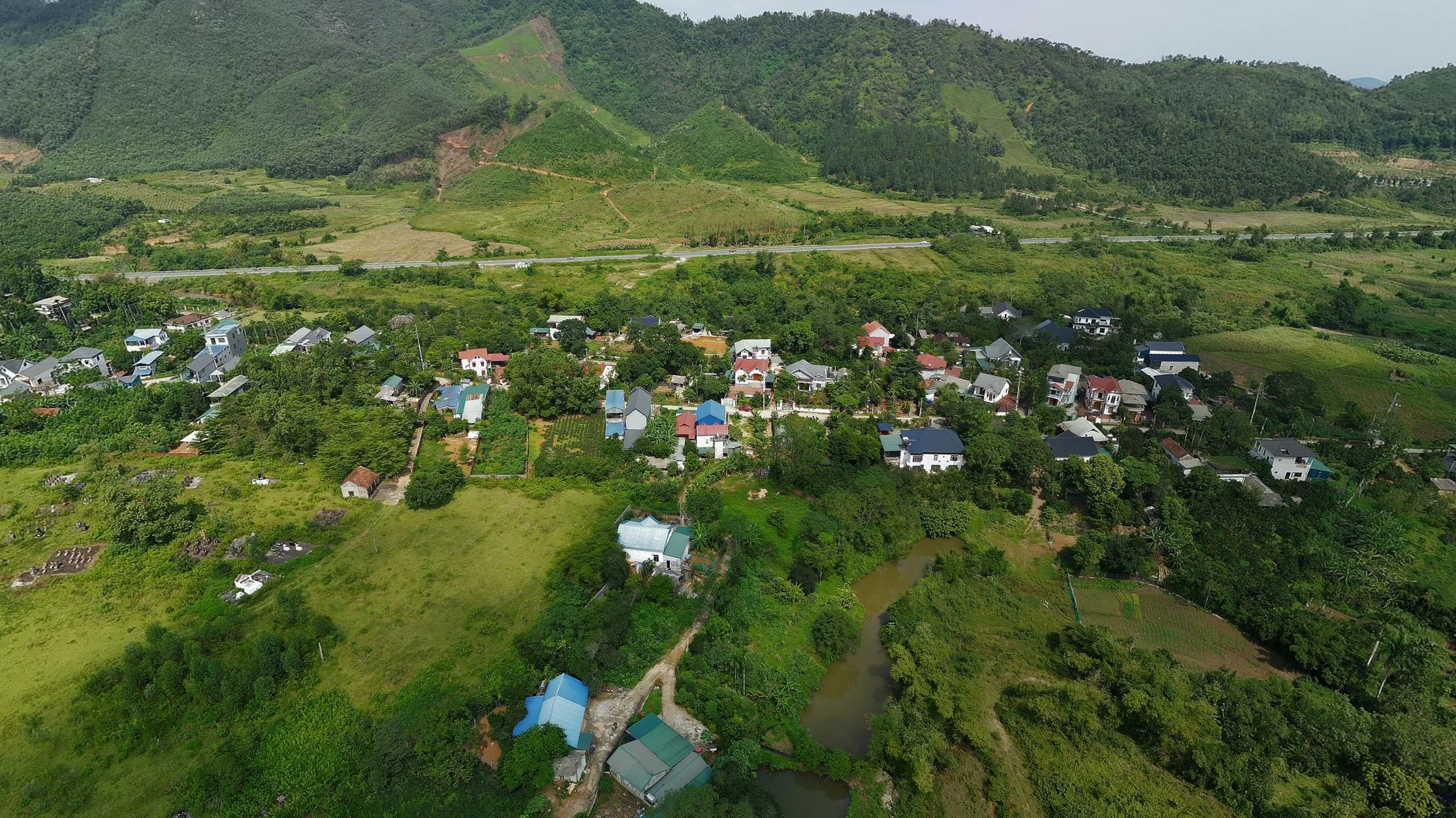 Bán lô đất 1244m2 tại Yên Trung Yên xuân hà nội giá 7tr/m2