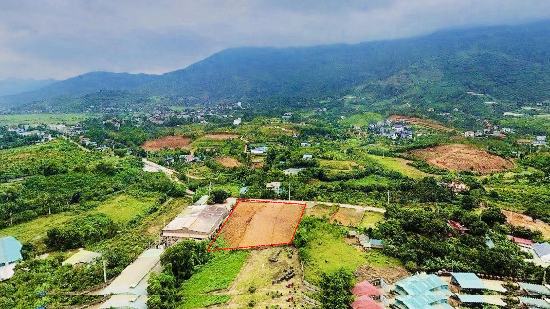 Bán lô đất 5600m2 có 1200m2 thổ cư tại Yên Bình Yên Xuân Hà Nội