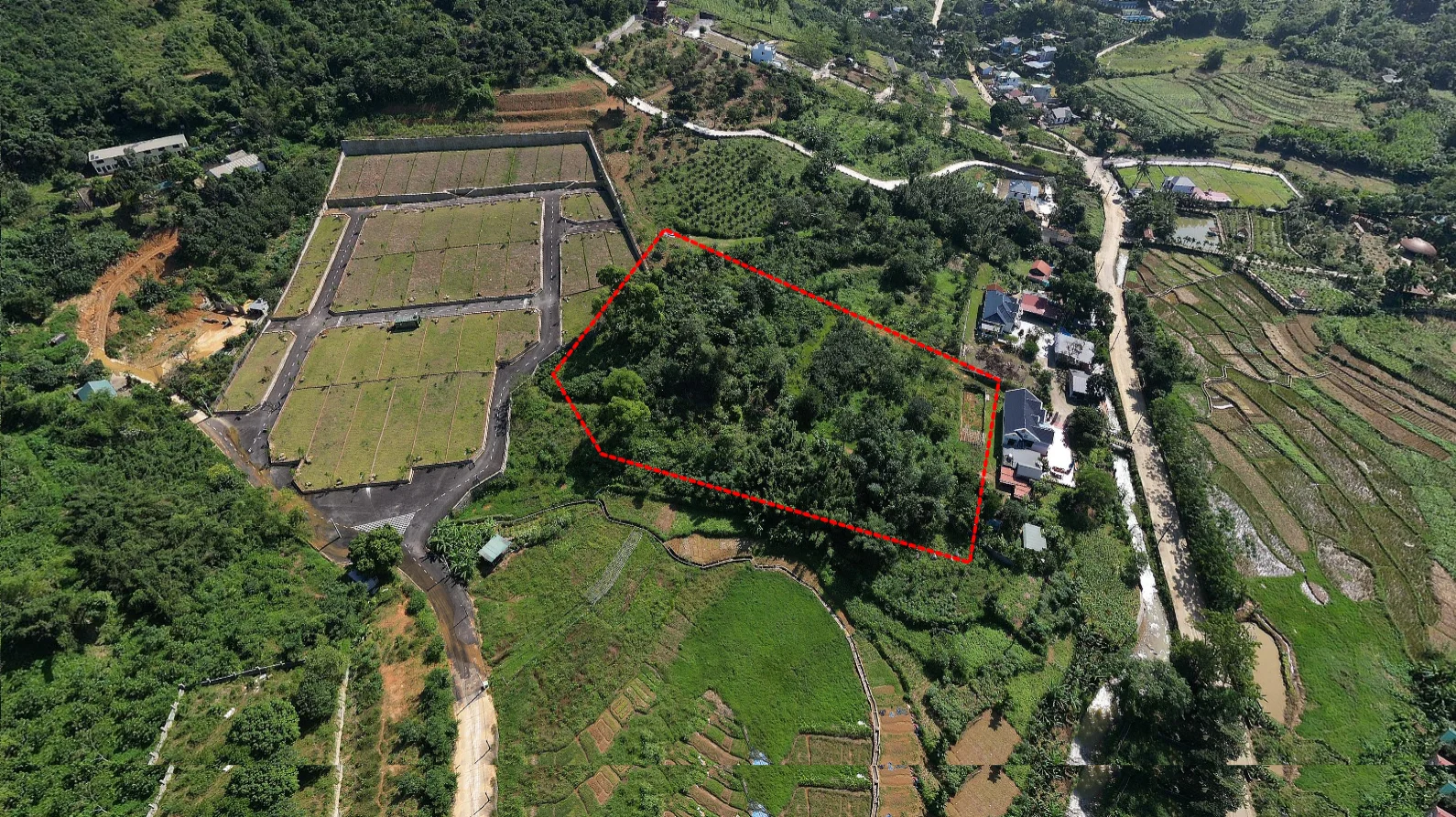 Bán lô đất 6407m2/400tc tại đồng vỡ phú cát hà nội.