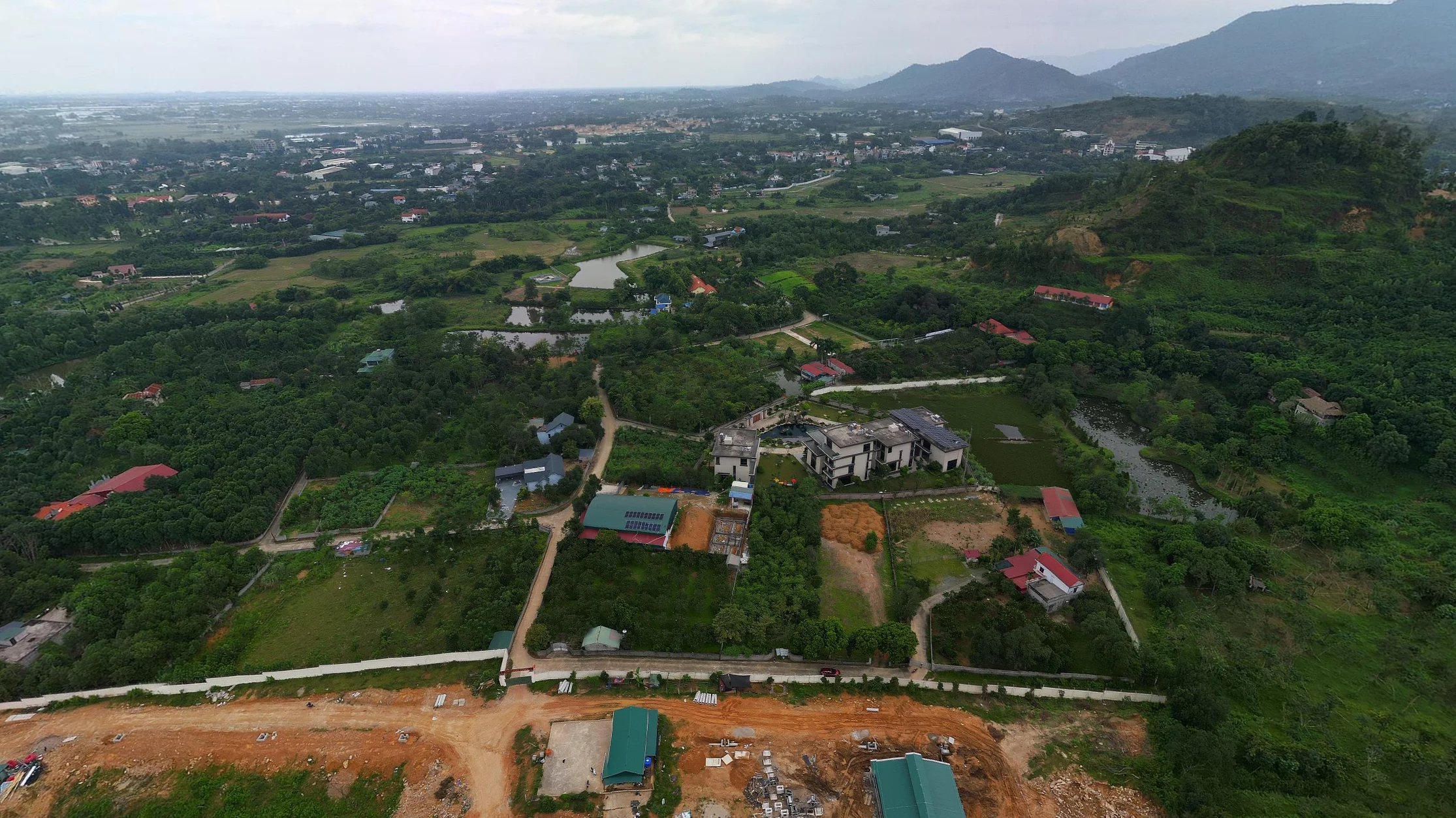 bán lô đất 1300m2 giá 12tr/m2 tại Lập Thành Yên Xuân Hà Nội