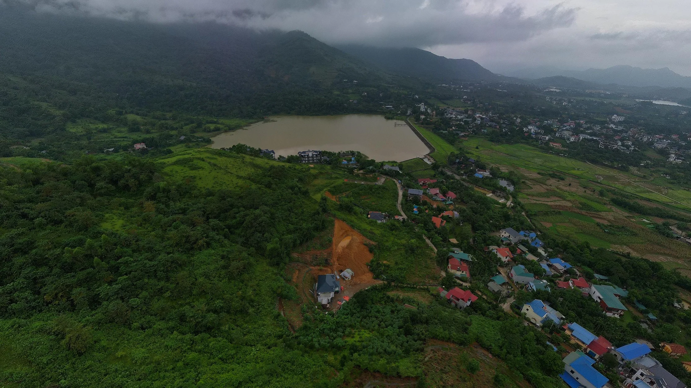 Bán lô đất 916m2 tại Quế Vải Yên Xuân Hà Nội. Giá 7,5tr/m2