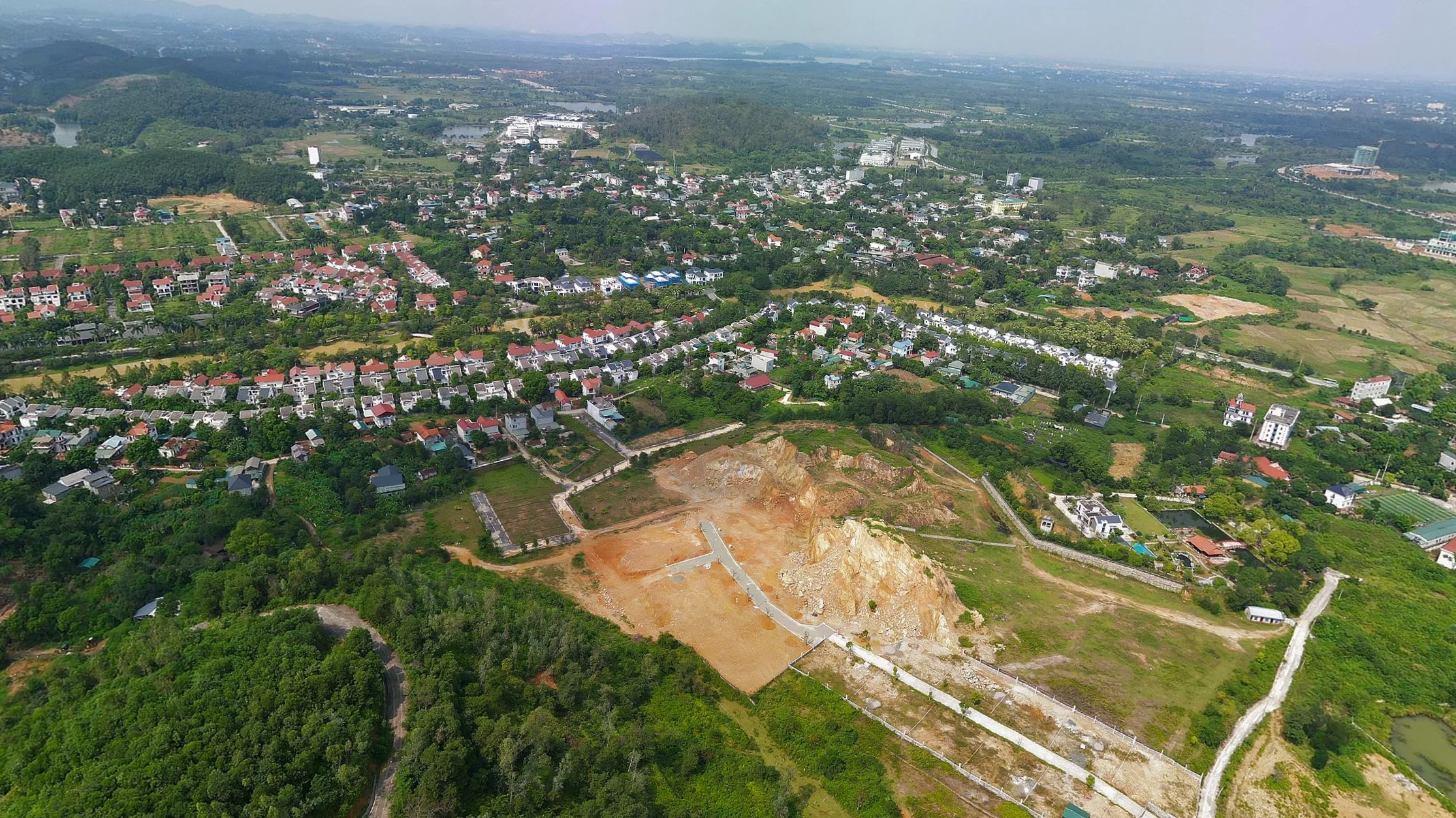 bán 2 lô đất 1112m2 giá 10tr/m2 và 1050 giá 8tr/m2 tại Yên Xuân Hà Nội